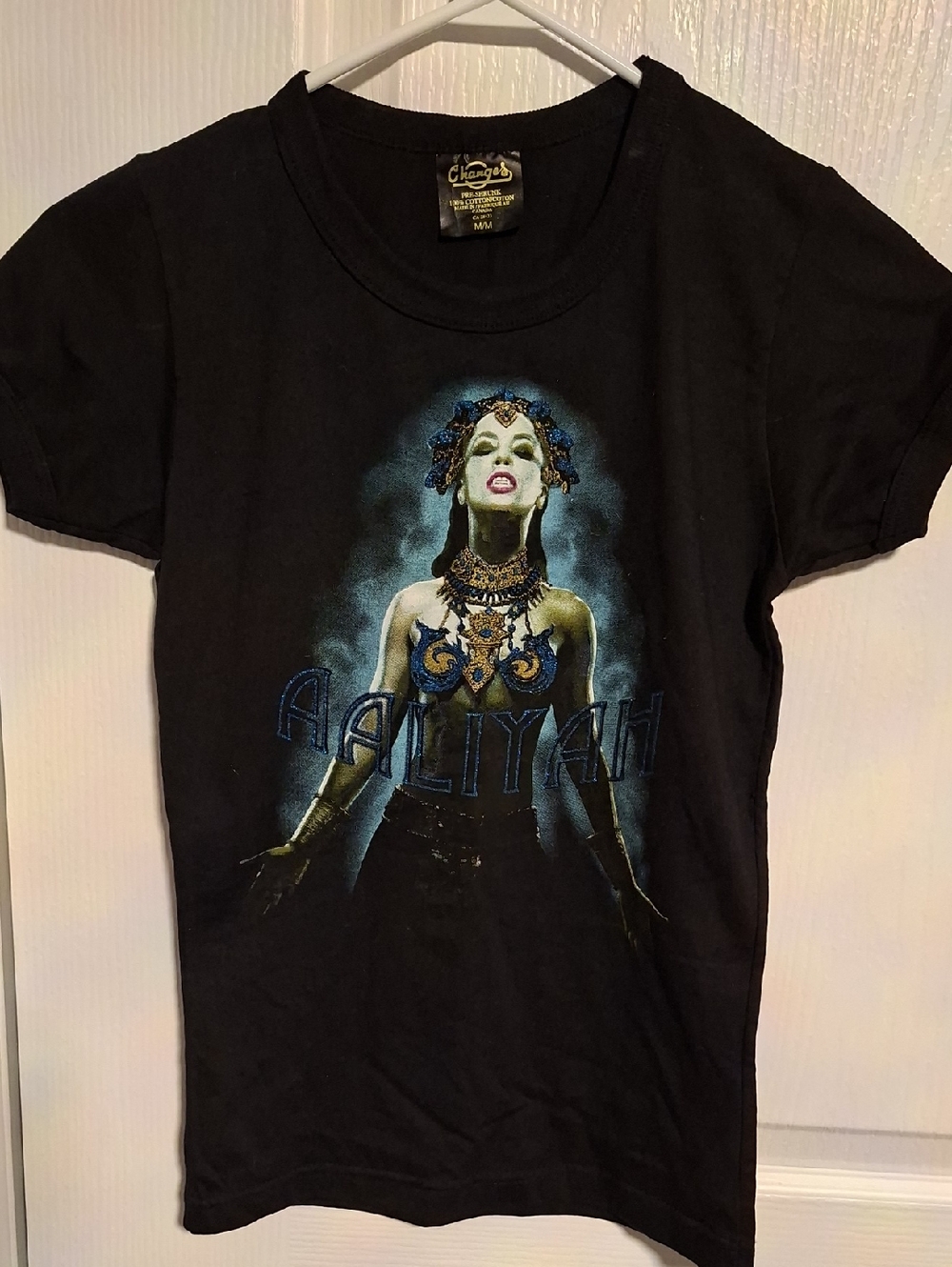 Black Short-Sleeve Graphic Tee with Blue‎ Accents